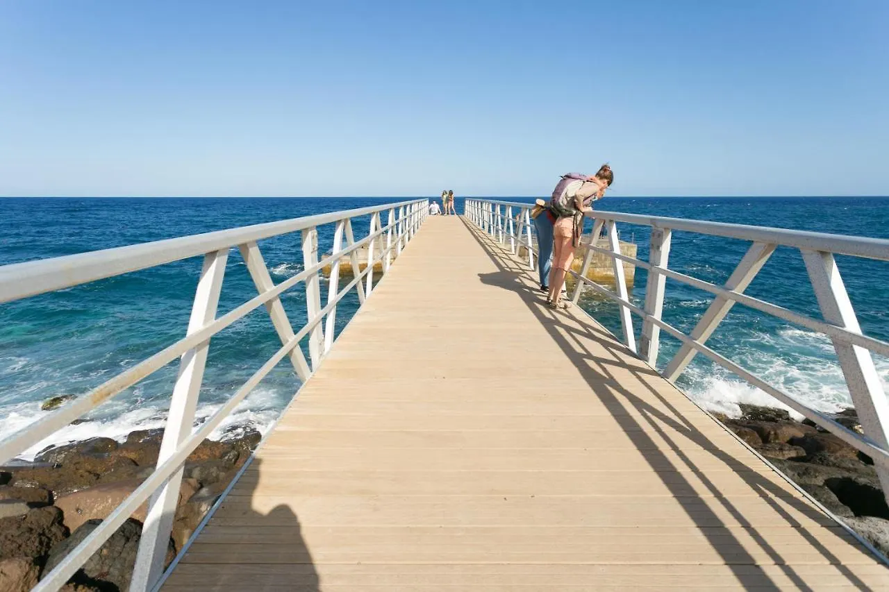 קנדלריה Home2Book Caletillas Beach Naiguata,Wifi & Terrace דירה